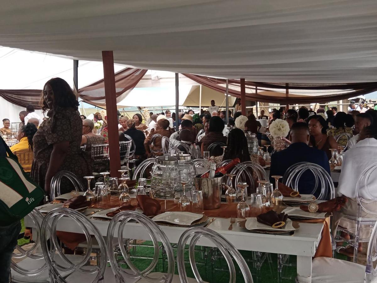 Twilight Breeze Lodge Phuthaditjhaba Esterno foto