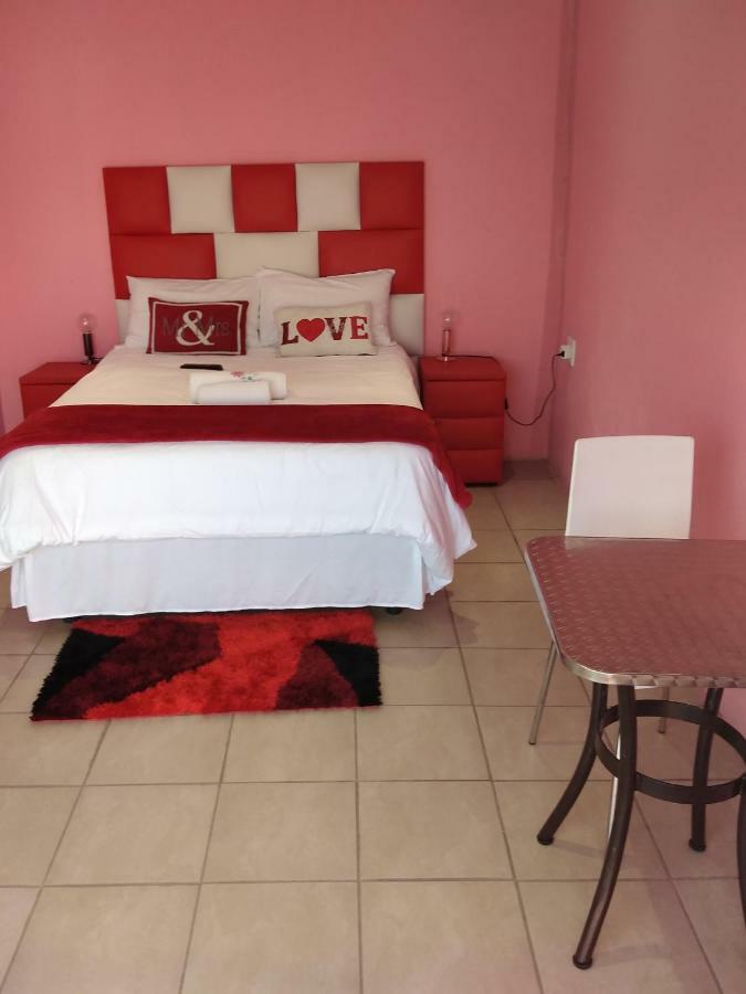 Twilight Breeze Lodge Phuthaditjhaba Esterno foto