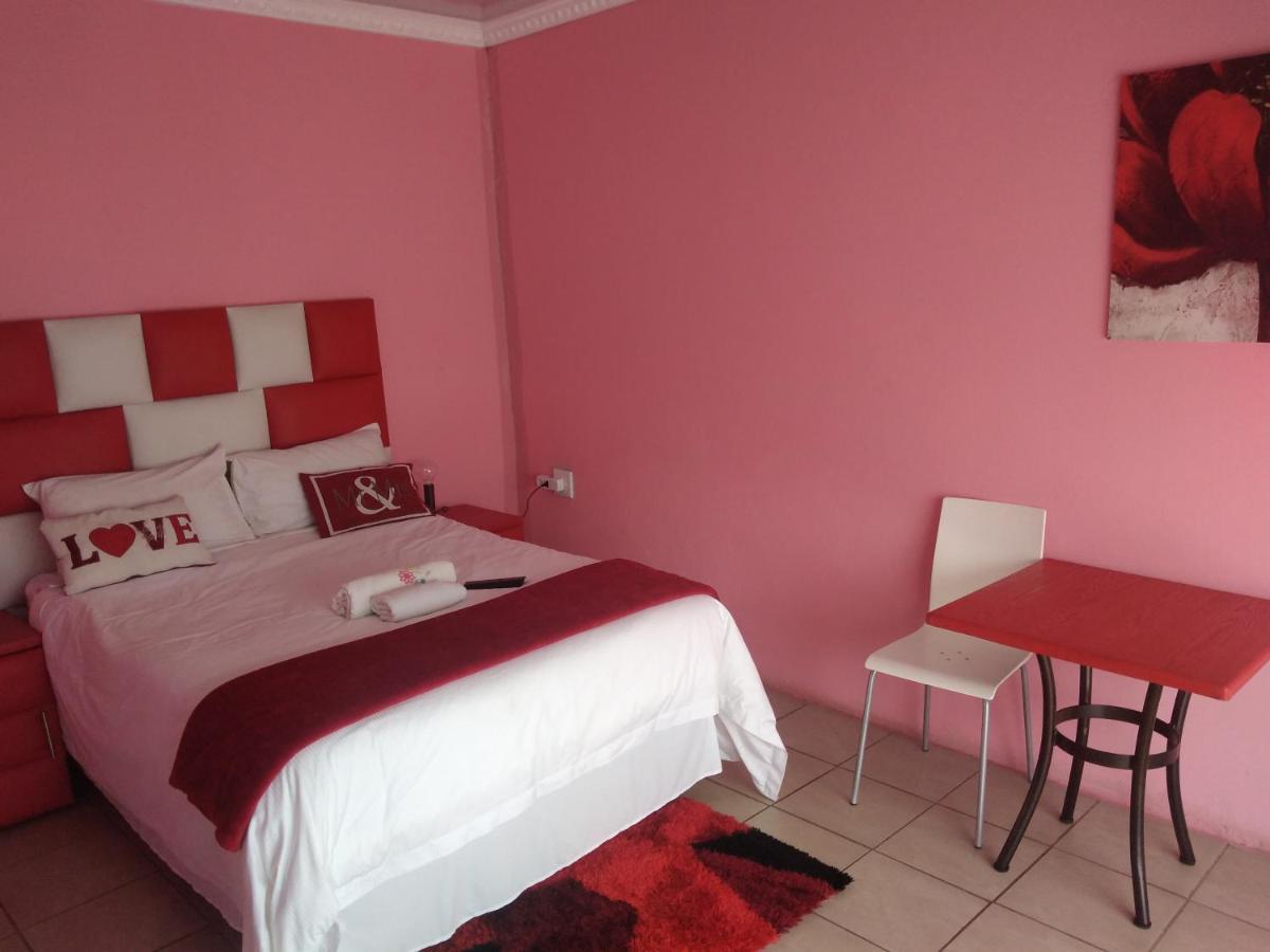 Twilight Breeze Lodge Phuthaditjhaba Esterno foto