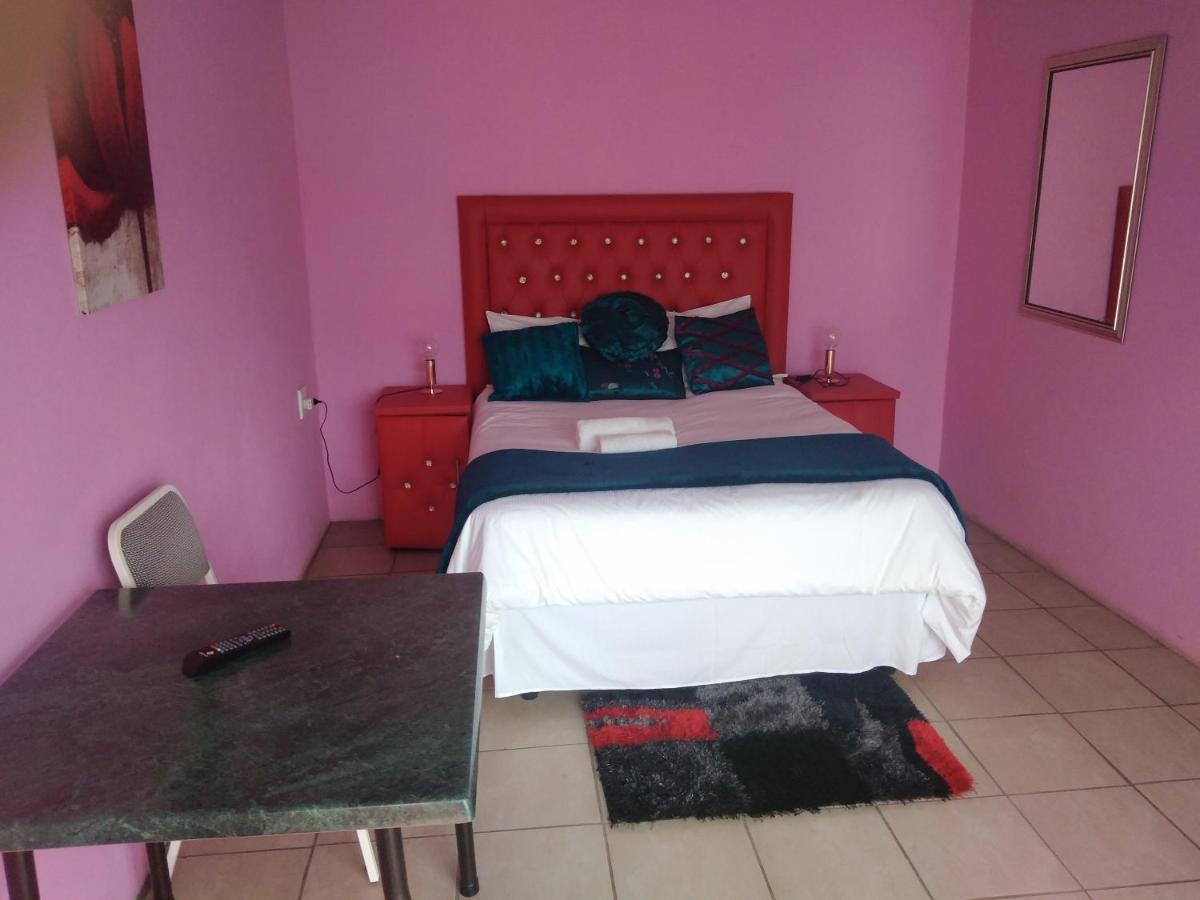 Twilight Breeze Lodge Phuthaditjhaba Esterno foto